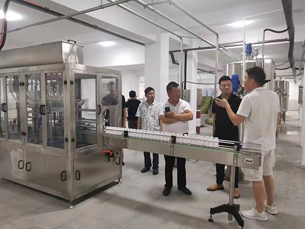 10-20kg山西液體肥灌裝生產(chǎn)線 瓶裝/桶裝大量元素水肥加工流水線