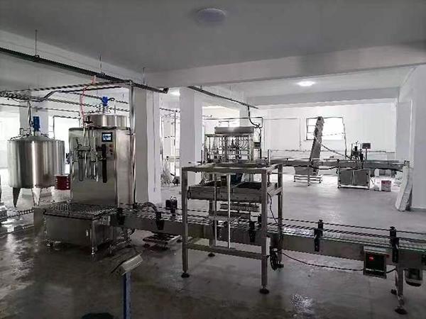 液體肥桶裝生產(chǎn)設(shè)備制造商 400-600桶/時(shí)液態(tài)肥加工設(shè)備